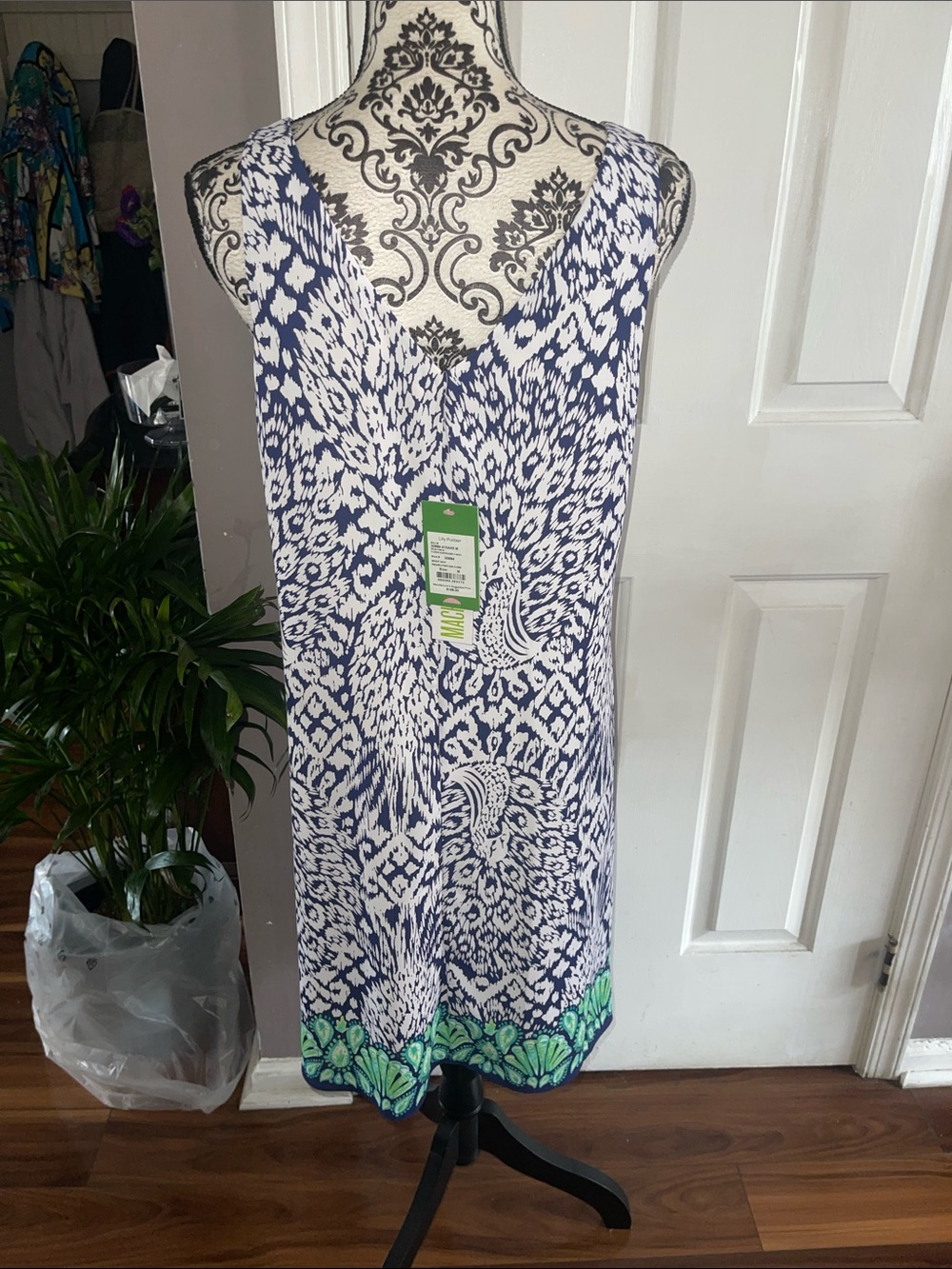 Lilly Pulitzer NWT Sleeveless Blue & Green Printed Shift Dress - Picture 3 of 5